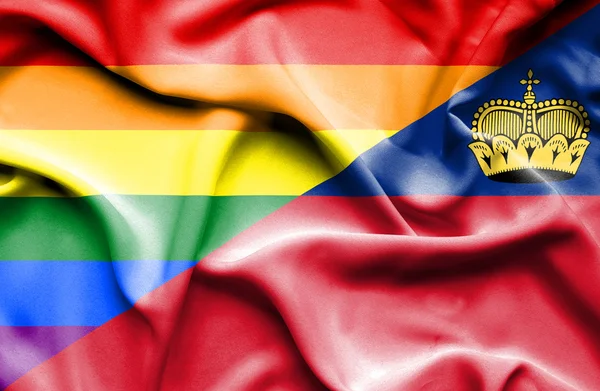 Κουνώντας τη σημαία του Λιχτενστάιν και ΛΟΑΤ — Φωτογραφία Αρχείου