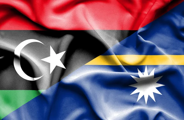 Flagge von nauru und libyen schwenken — Stockfoto