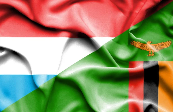Zimbabwe och Luxemburg viftande flagga — Stockfoto