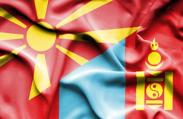 蒙古和马其顿那飘扬的旗帜 — 图库照片