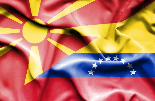 Sventolando bandiera di Venezuela e Macedonia — Foto Stock