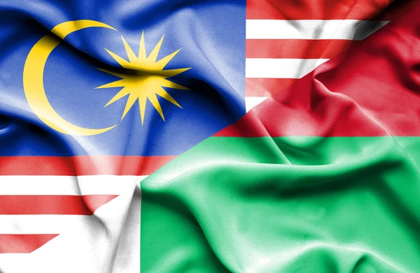 마다 가스 카 르, 말레이시아의 국기를 흔들며 — 스톡 사진