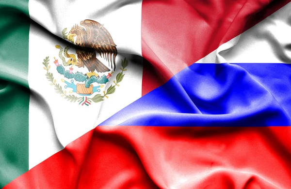 Ondeando la bandera de Rusia y México —  Fotos de Stock