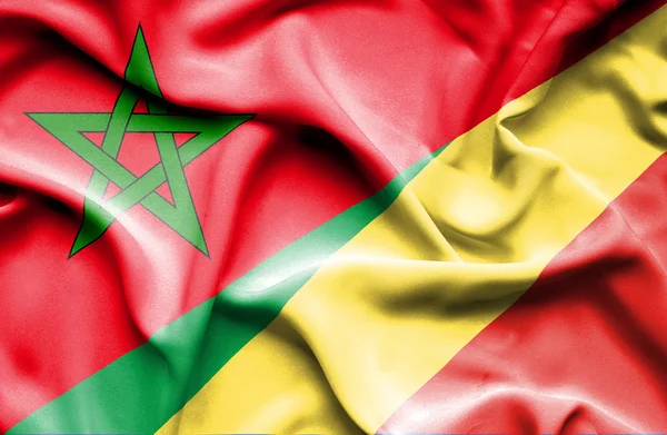 Flagge der Republik Kongo und Marokko schwenkend — Stockfoto