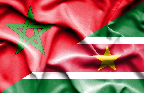 Bandera ondeante de Surinam y Marruecos — Foto de Stock