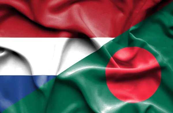 バングラデシュ ・ オランダの旗を振っています。 — ストック写真