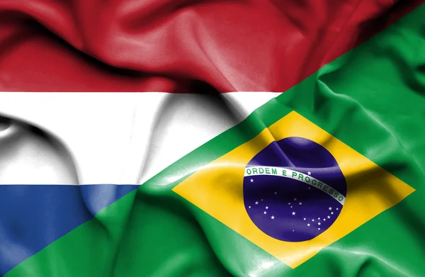 Bandeira acenando do Brasil e Holanda — Fotografia de Stock