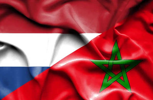 Bandera ondeante de Marruecos y Holanda — Foto de Stock