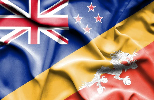 不丹和新西兰那飘扬的旗帜 — 图库照片