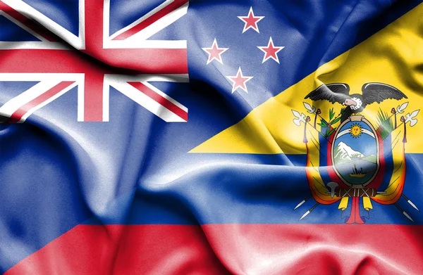 厄瓜多尔和新西兰那飘扬的旗帜 — 图库照片