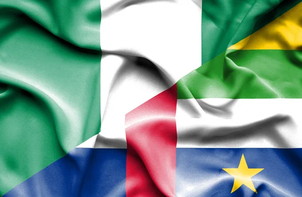 Flagge der Zentralafrikanischen Republik und Nigerias geschwenkt — Stockfoto