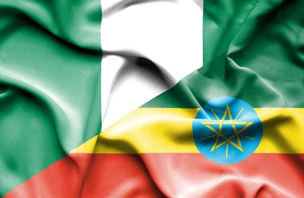 Flagge von Äthiopien und Nigeria schwenkend — Stockfoto