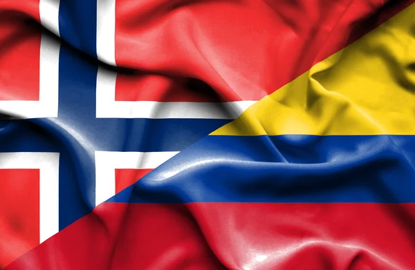 Розмахуючи прапором Колумбії та Норвегії — стокове фото