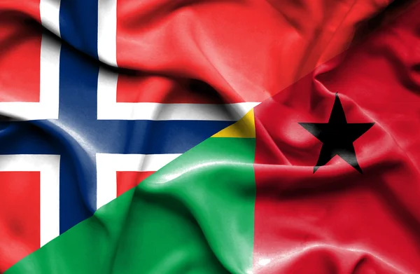 Bandiera sventolante della Guinea Bissau e Norvegia — Foto Stock