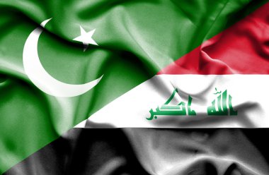 Irak ve pakistan bayrağı sallayarak