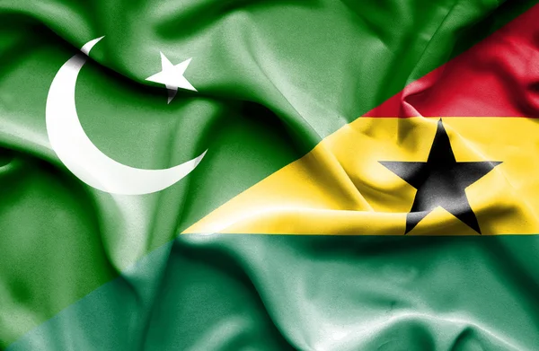 Flagge schwenkend von ghana und pakistan — Stockfoto