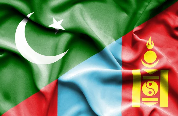 モンゴル、パキスタンの旗を振っています。 — ストック写真