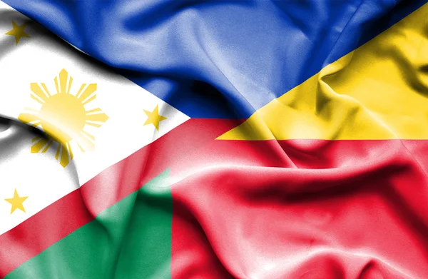 Wapperende vlag van benin en Filippijnen — Stockfoto