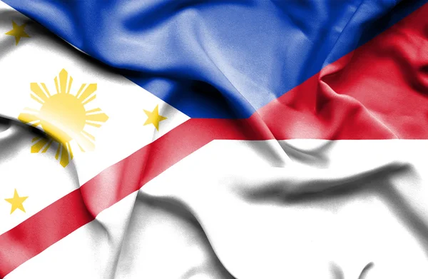 モナコ ・ フィリピンの旗を振っています。 — ストック写真