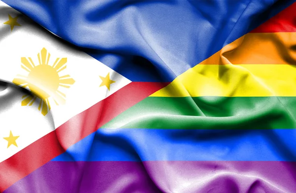 プライドとフィリピンの旗を振っています。 — ストック写真