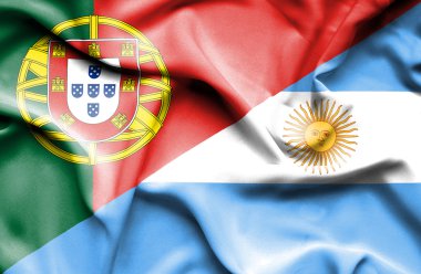 Arjantin ve Portekiz bayrağı sallayarak