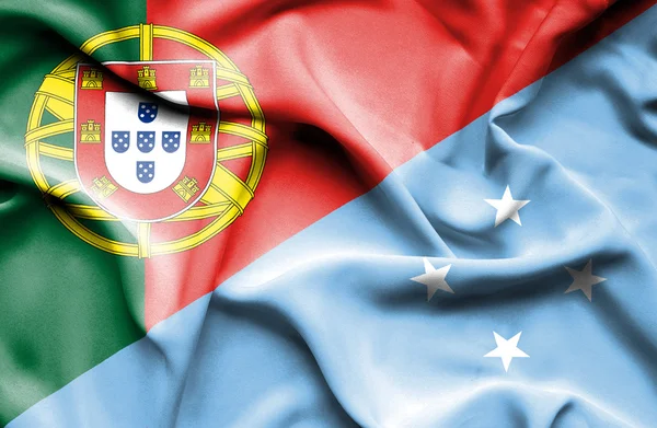 Wapperende vlag van Micronesia, Federale Staten en portugal — Stockfoto