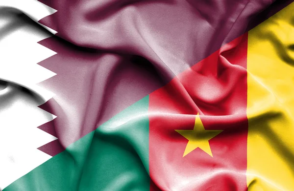 Bandera ondeante de Camerún y Qatar —  Fotos de Stock