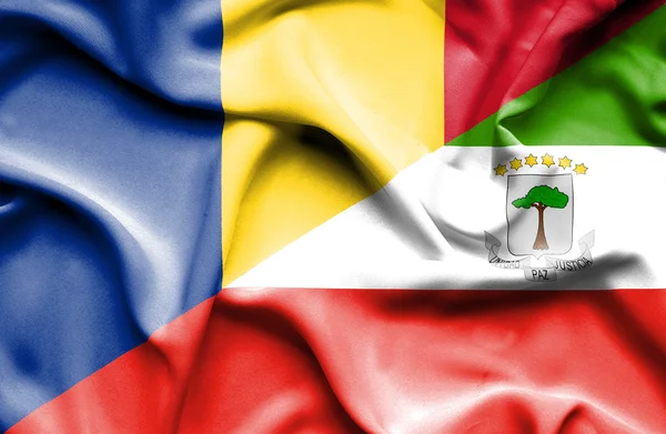 Bandera ondeante de Giuinea Ecuatorial y Rumania — Foto de Stock
