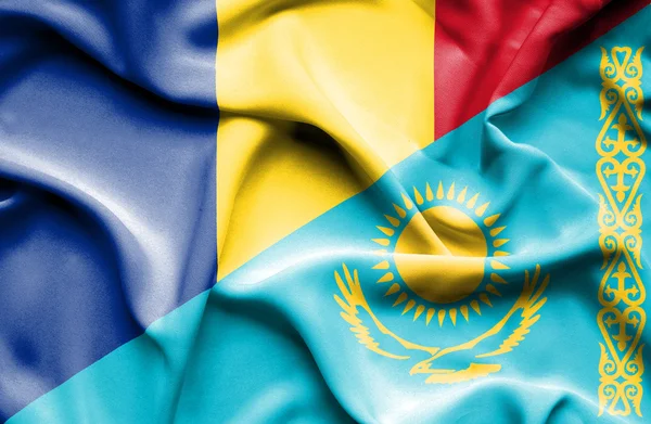 Wapperende vlag van Kazachstan en Roemenië — Stockfoto