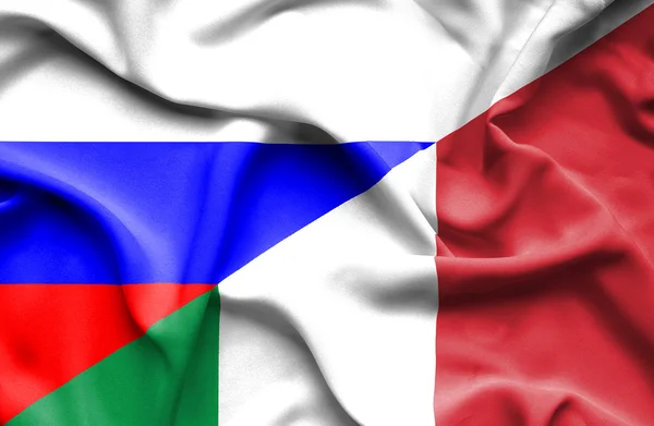 Ondeando la bandera de Italia y Rusia — Foto de Stock