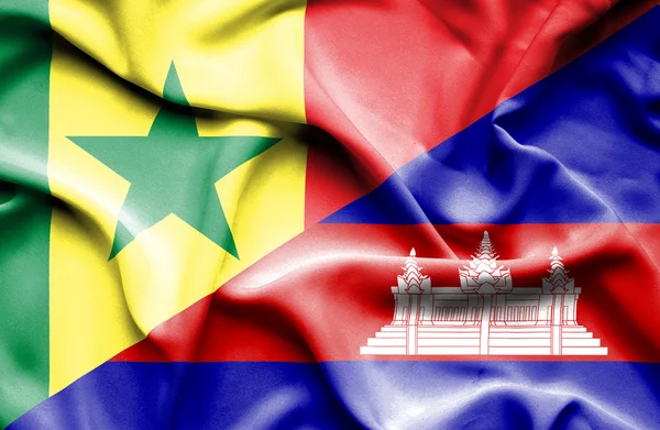 Vlající vlajka Kambodži a senegal — Stock fotografie