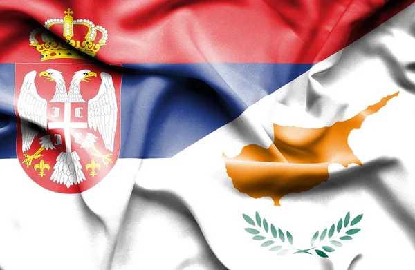 Bandera ondeante de Chipre y Serbia — Foto de Stock