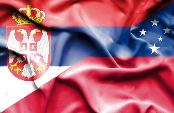 Samoa ve Sırbistan bayrağı sallayarak — Stok fotoğraf