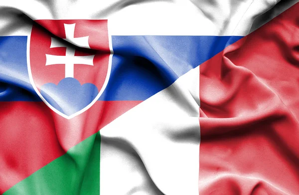 Viftande flagga Italien och Slovakien — Stockfoto
