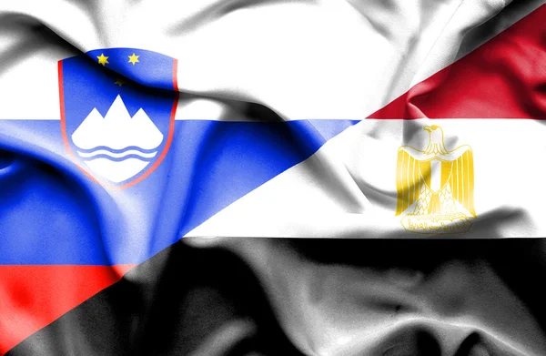 Integetett zászló Egyiptom és Szlovénia — Stock Fotó
