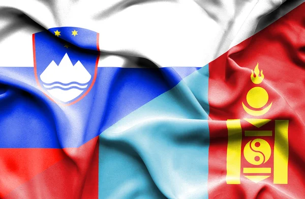 蒙古和斯洛文尼亚那飘扬的旗帜 — 图库照片