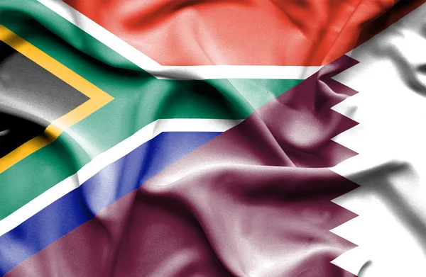 Bandiera sventolante del Qatar e del Sudafrica — Foto Stock
