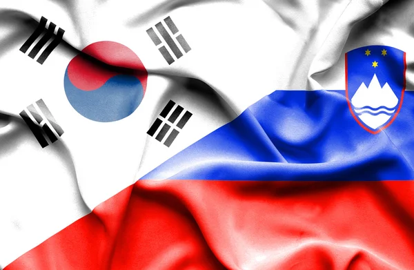 Integetett zászló Szlovénia és Dél-korea — Stock Fotó