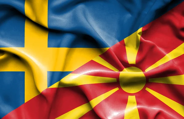 Vlající vlajka Makedonie a Švédska — Stock fotografie