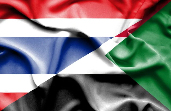 Wapperende vlag van Soedan en thailand — Stockfoto