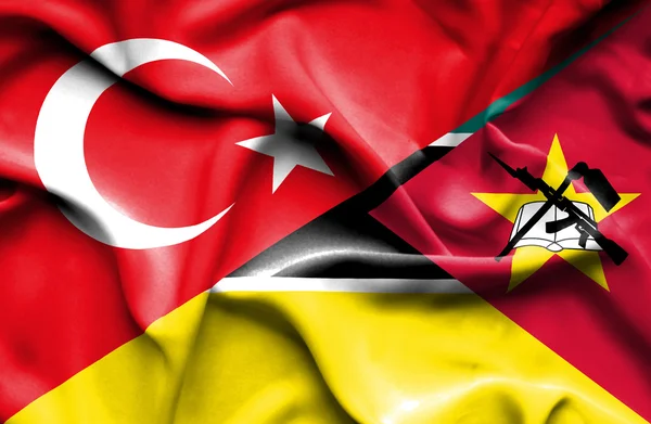 Wapperende vlag van mozambique en Turkije — Stockfoto