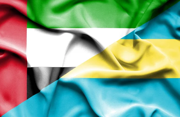 那飘扬的旗帜，巴哈马和阿拉伯联合酋长国 — 图库照片