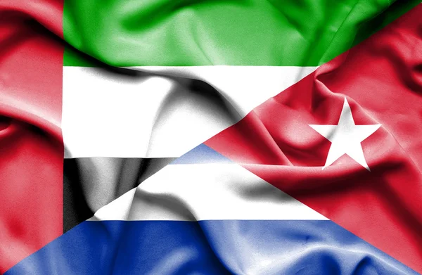 Vlající vlajka Kuby a Spojené arabské emiráty — Stock fotografie
