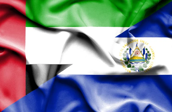 エルサルバドル、アメリカ アラブ首長国連邦の旗を振っています。 — ストック写真
