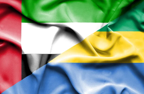 Bandiera sventolante del Gabon e degli Emirati Arabi Uniti — Foto Stock