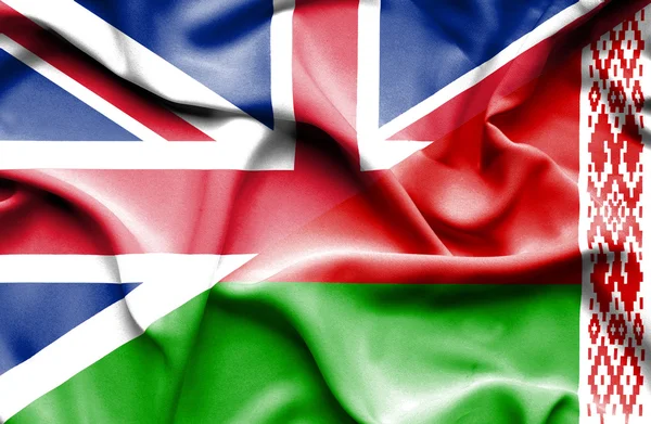 Wapperende vlag van Wit-Rusland en Groot-Brittannië — Stockfoto