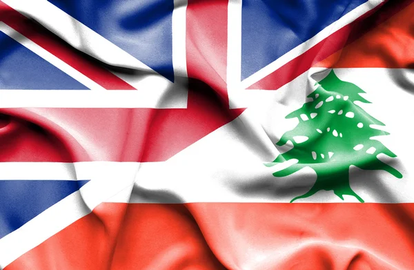 Acenando bandeira do Líbano e da Grã-Bretanha — Fotografia de Stock