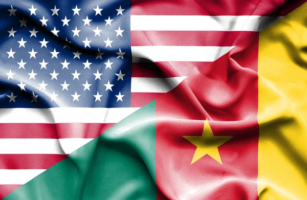 Waving flag of Cameroon and USA — Stock Photo, Image