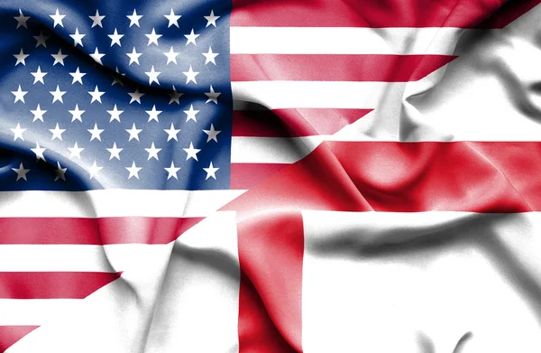 Κουνώντας τη σημαία της Αγγλίας και ΗΠΑ — Φωτογραφία Αρχείου