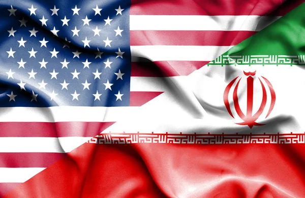 伊朗和美国那飘扬的旗帜 — 图库照片